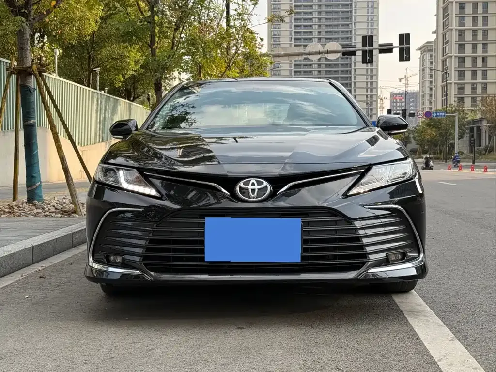 Toyota Camry 2024 из CN, фото 2