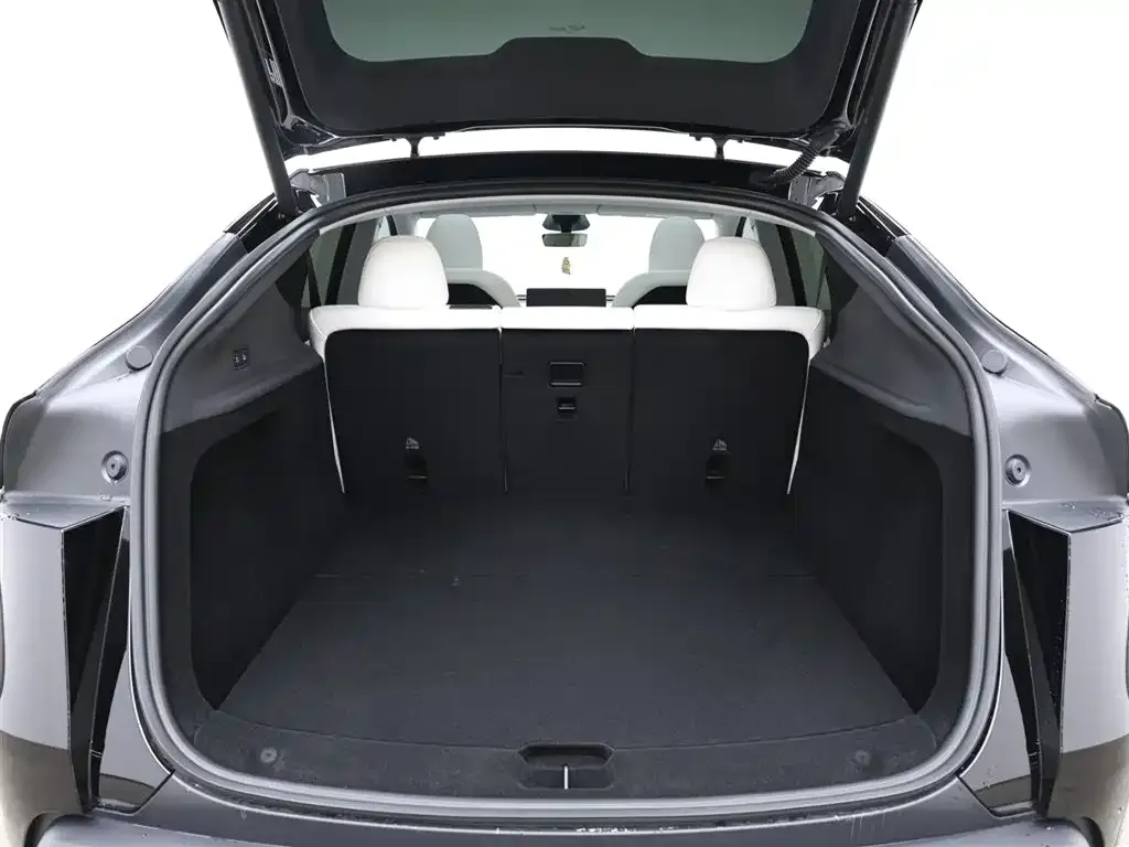 Tesla Model Y 2025 из CN, фото 8