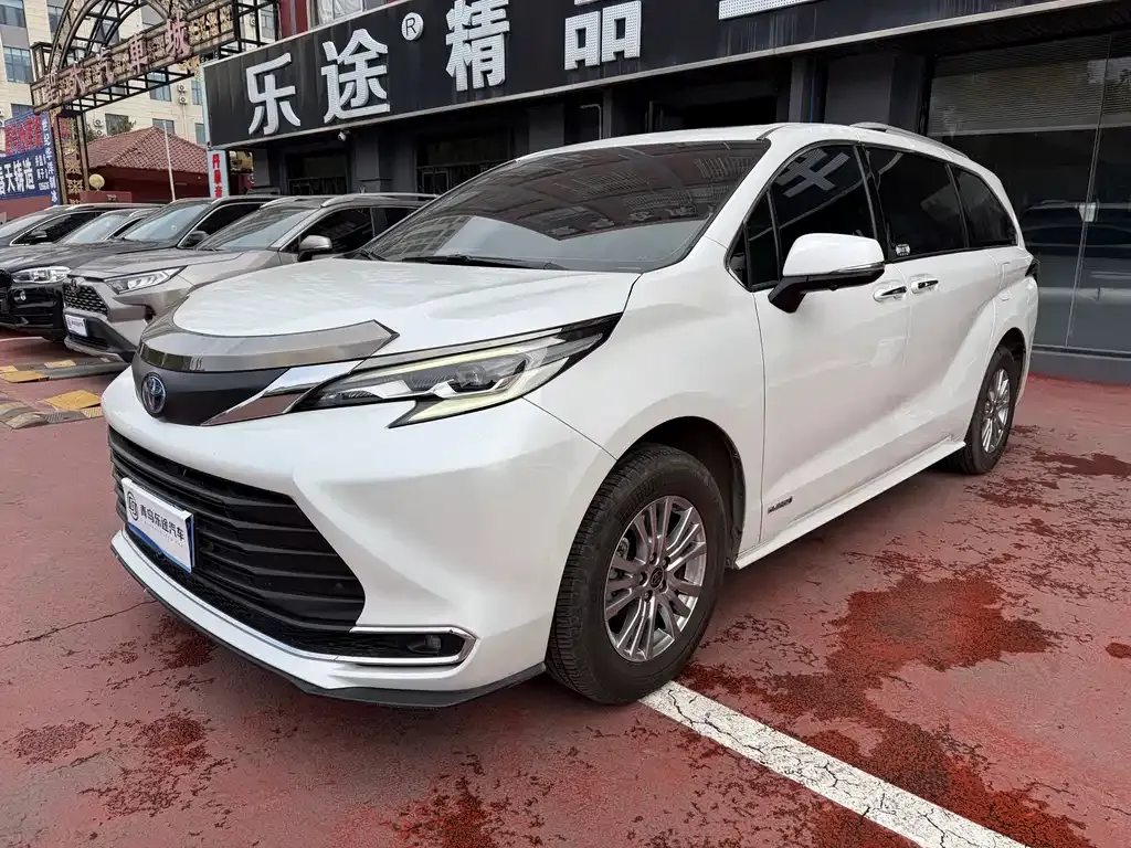 Toyota Sienna 2022 из CN, фото 2