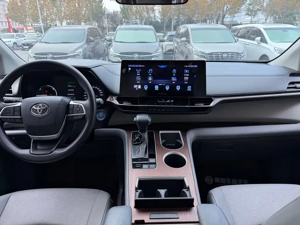 Toyota Sienna 2022 из CN, фото 9