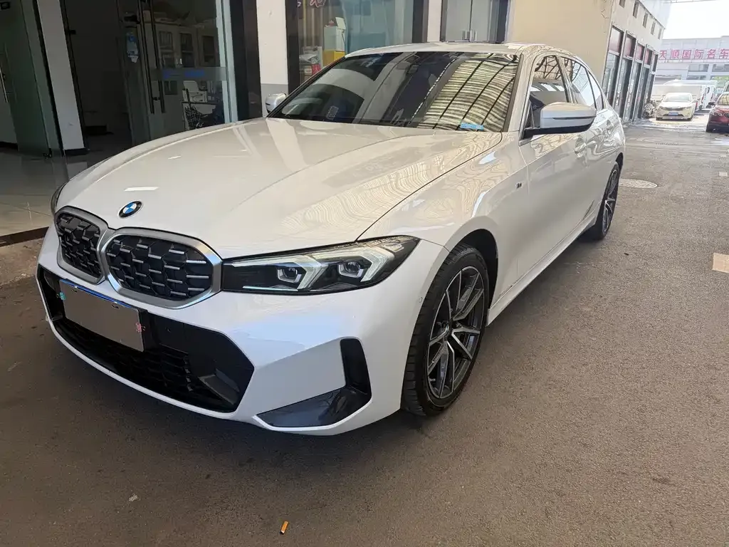 BMW 3 Series 2023 из CN, фото 1