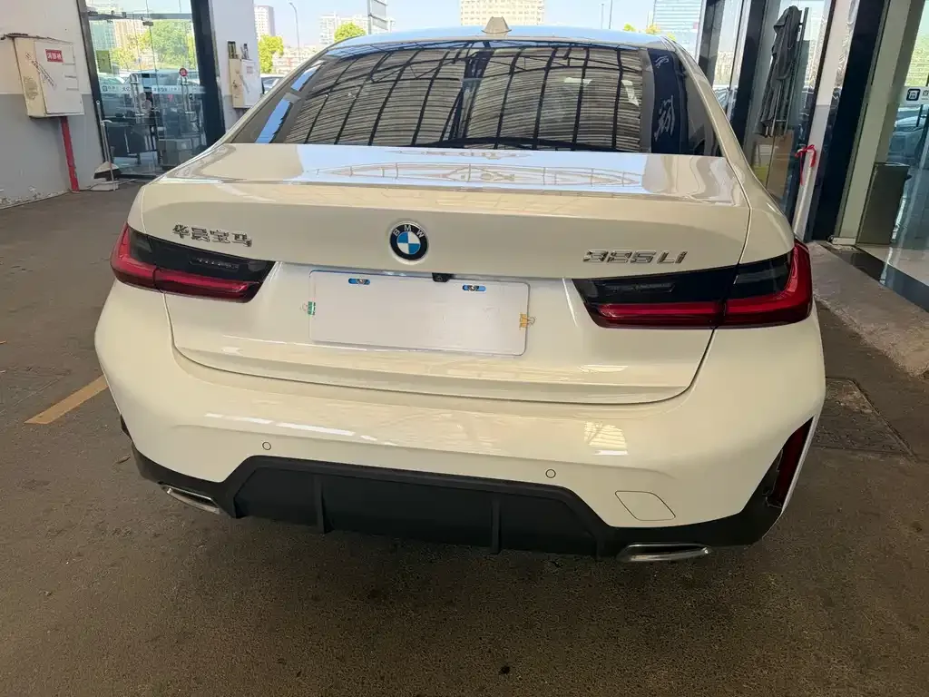 BMW 3 Series 2023 из CN, фото 10