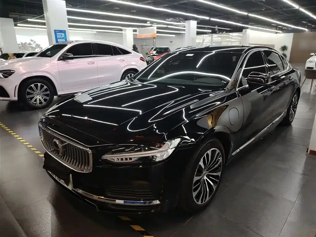 Volvo S90 PHEV 2024 из CN, фото 2