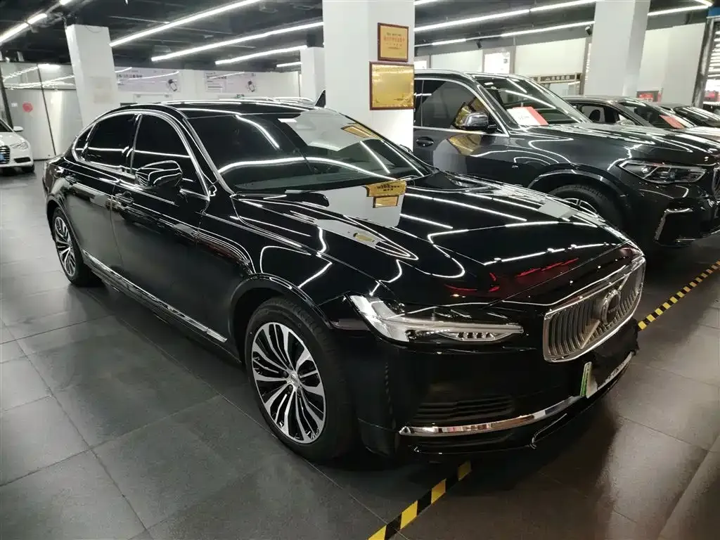 Volvo S90 PHEV 2024 из CN, фото 4