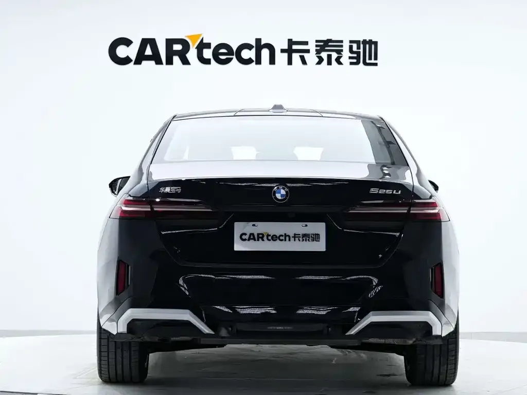 BMW 5 Series 2025 из CN, фото 3