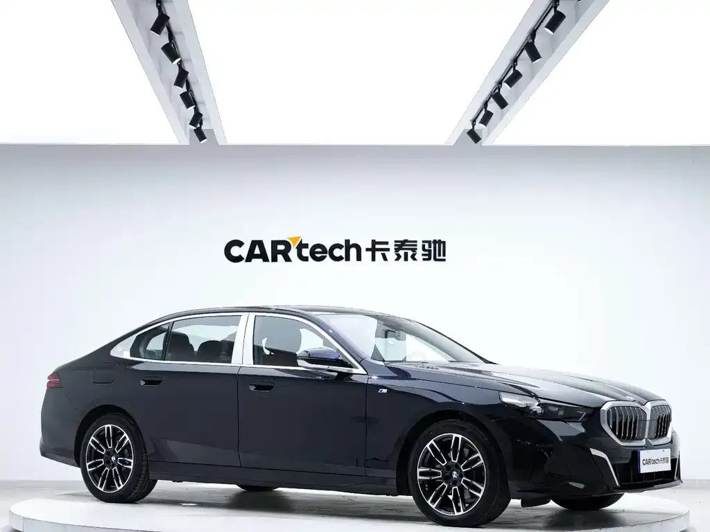 BMW 5 Series 2025 из CN, фото 5
