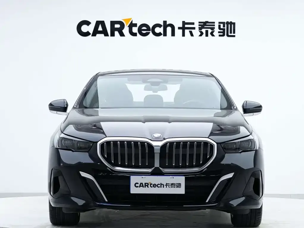 BMW 5 Series 2025 из CN, фото 6