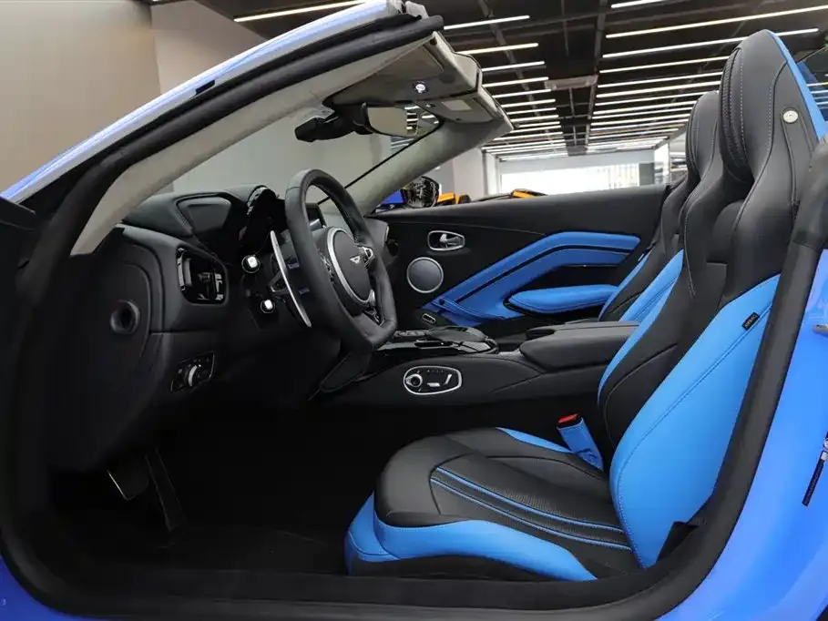 Aston Martin V8 Vantage 2021 из CN, фото 4