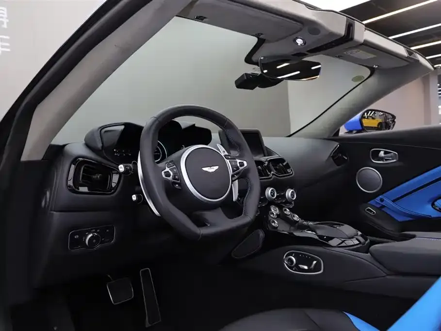Aston Martin V8 Vantage 2021 из CN, фото 5