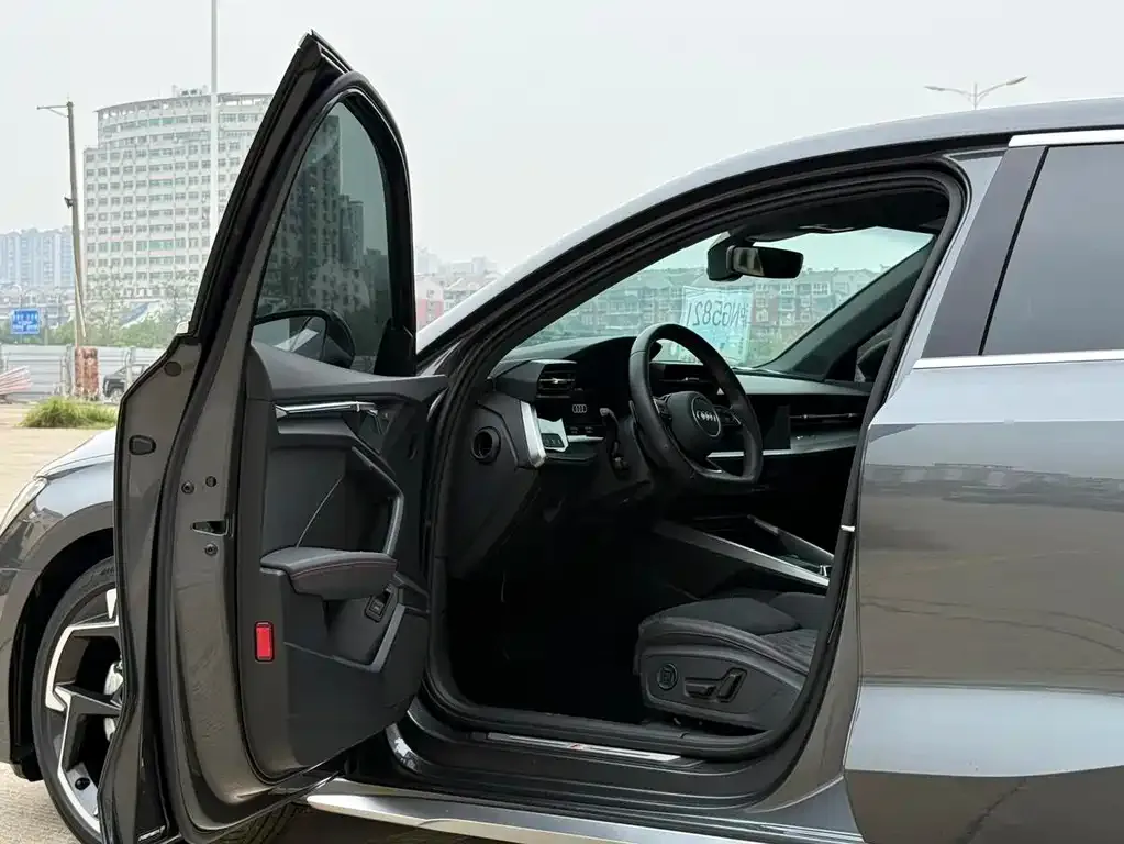 Audi A3 2022 из CN, фото 4