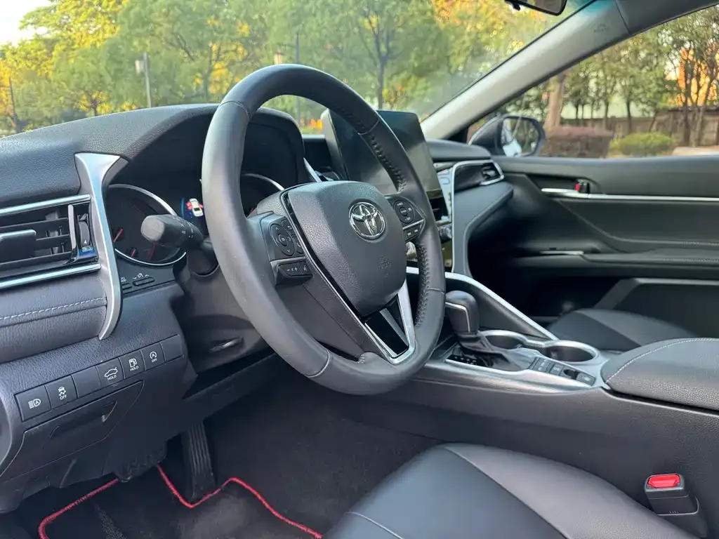 Toyota Camry 2023 из CN, фото 9