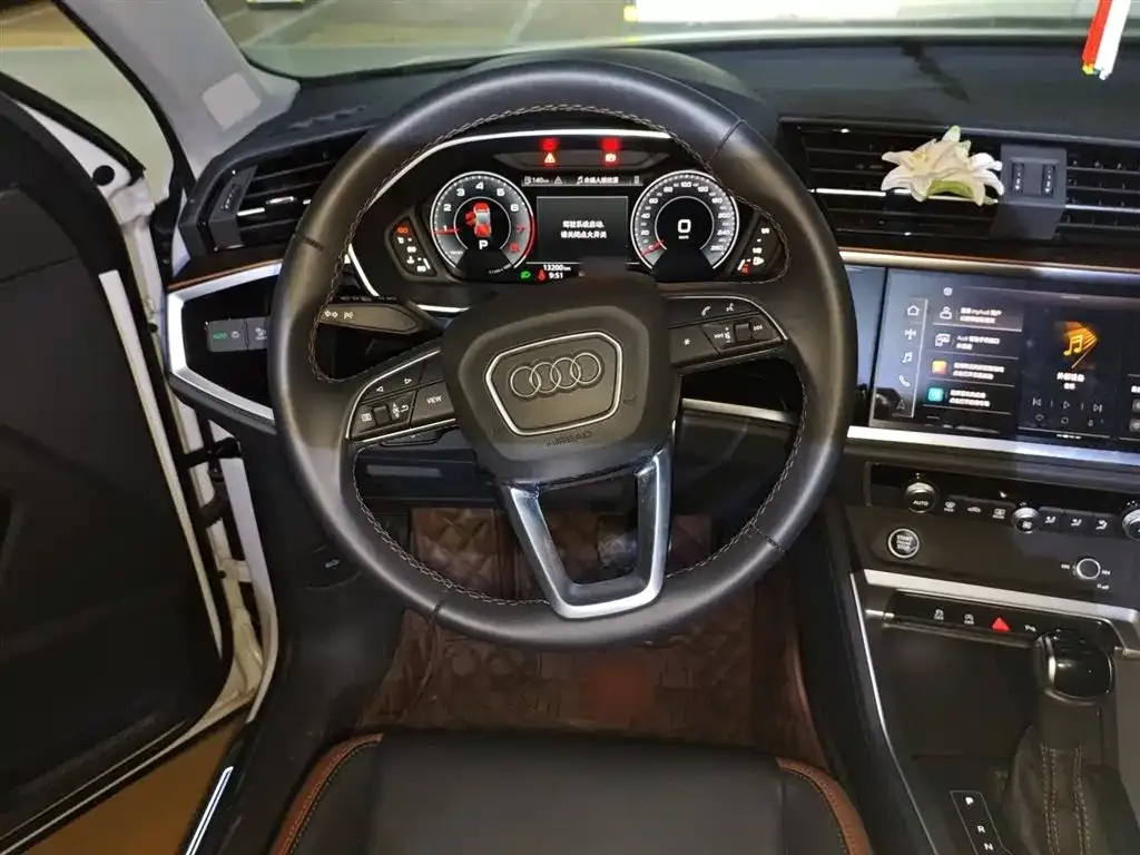 Audi Q3 2023 из CN, фото 3