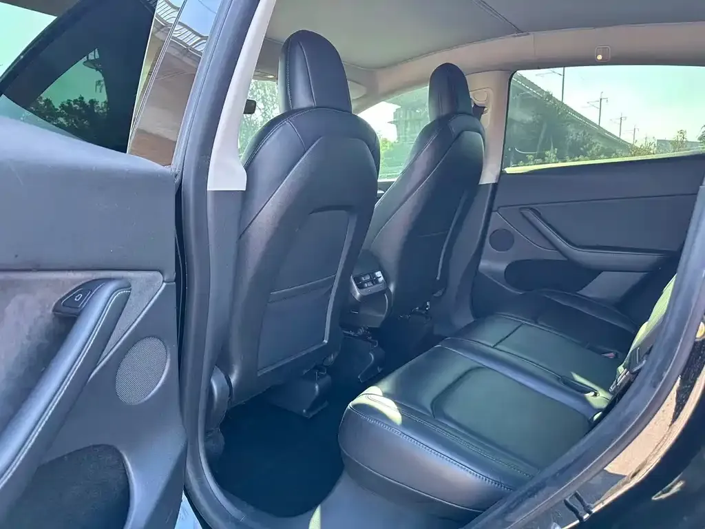 Tesla Model Y 2022 из CN, фото 10