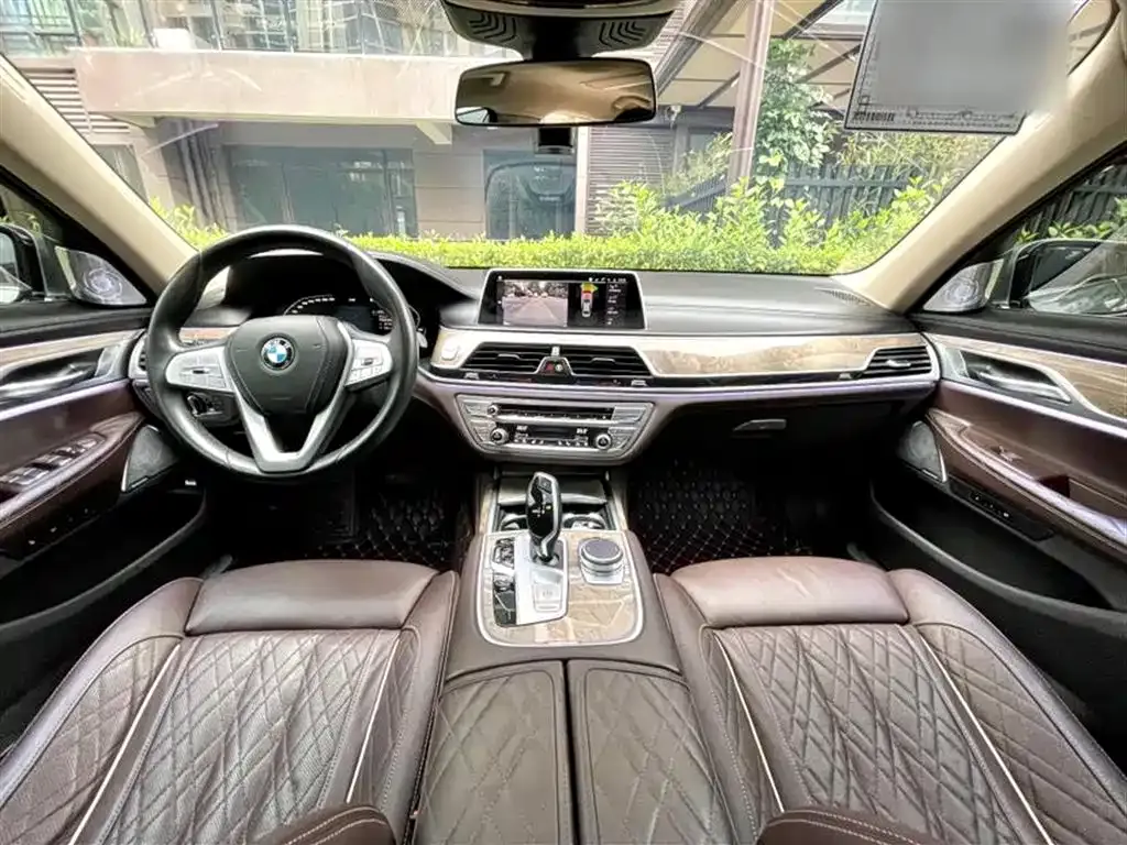 BMW 7 Series 2021 из CN, фото 4