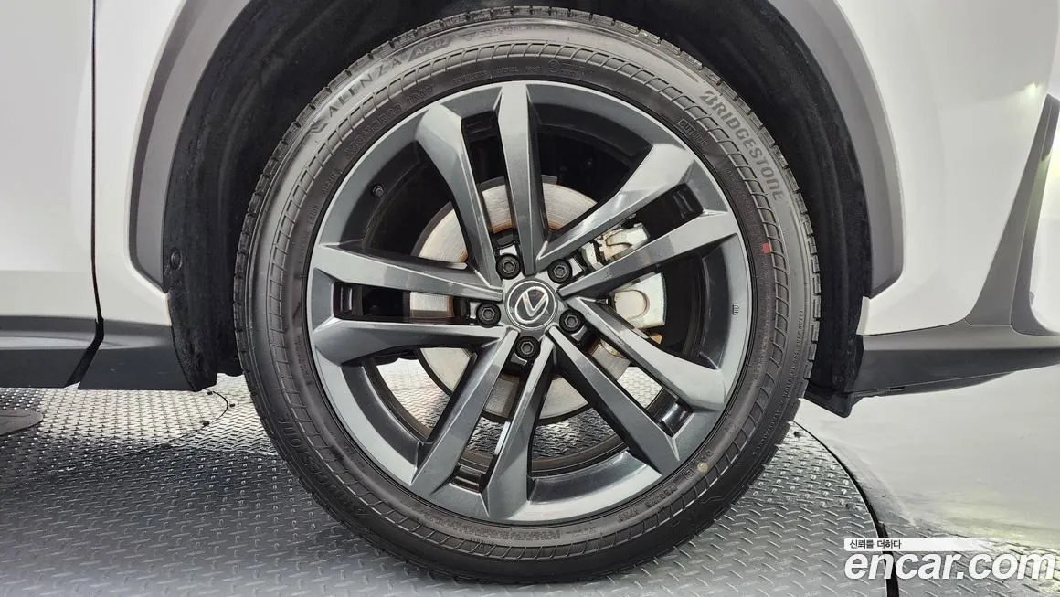 Lexus NX 2025 из KR, фото 5