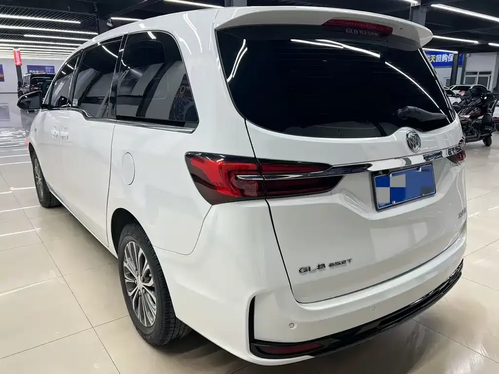 Buick GL8 2022 из CN, фото 3