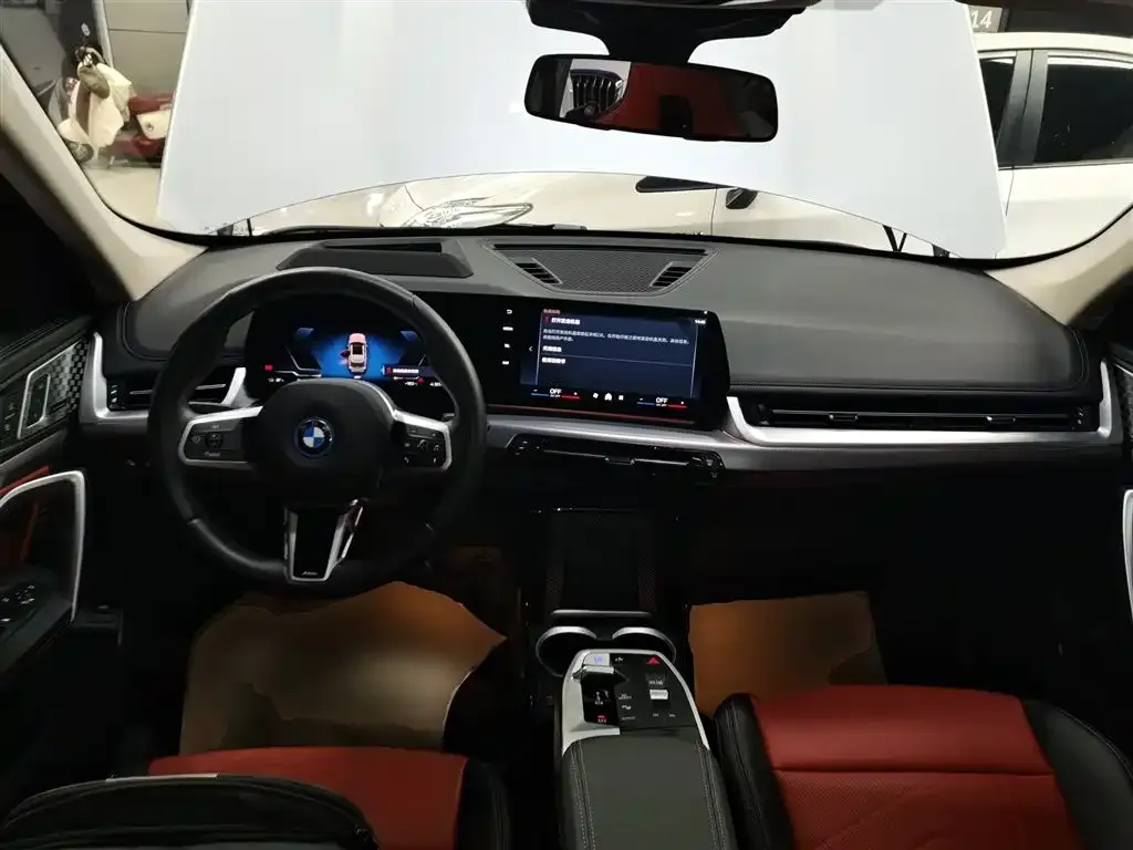 BMW iX1 2024 из CN, фото 10