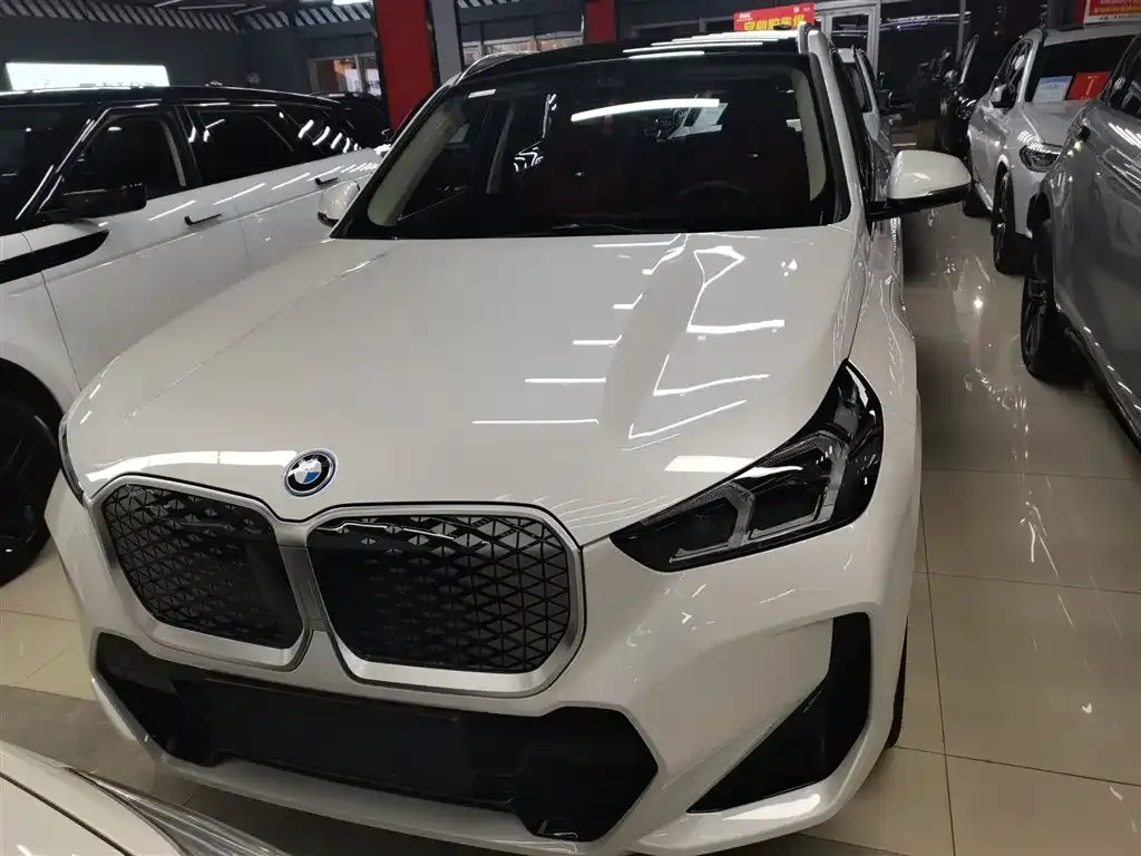 BMW iX1 2024 из CN, фото 3