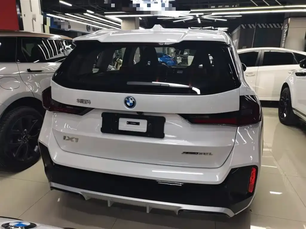 BMW iX1 2024 из CN, фото 6