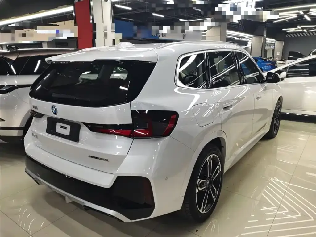 BMW iX1 2024 из CN, фото 7
