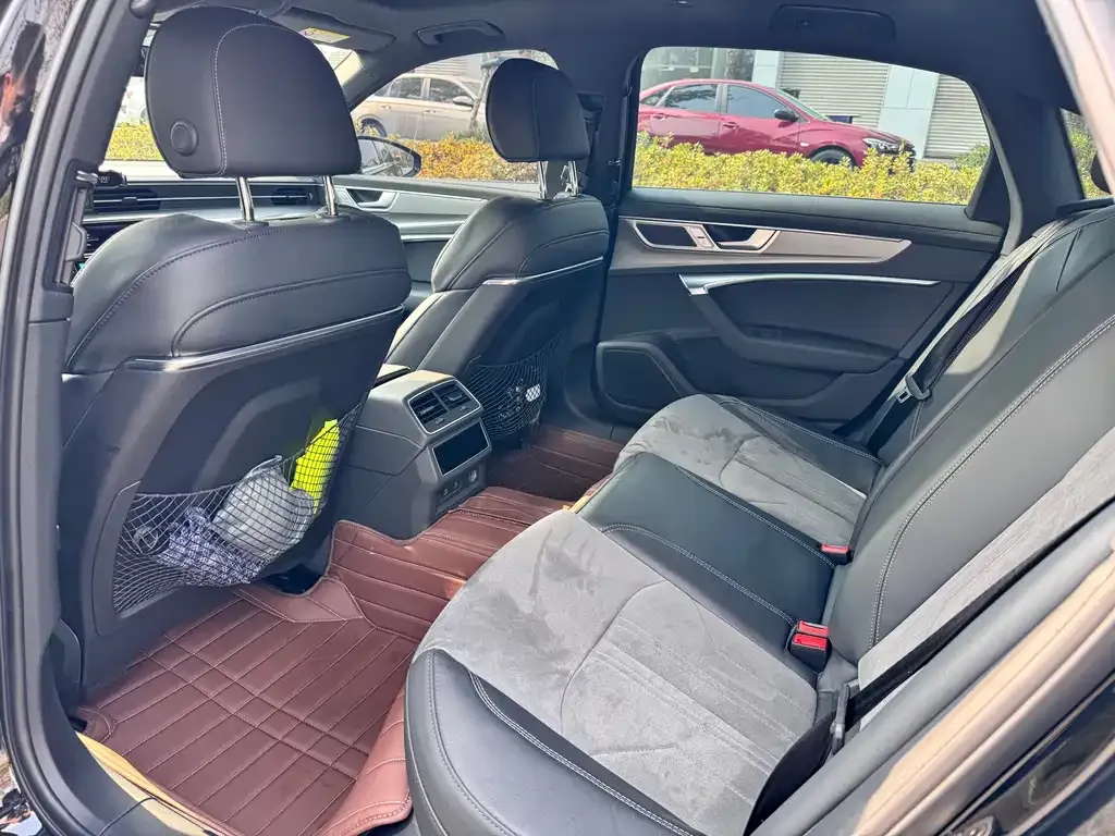 Audi A6L 2024 из CN, фото 6