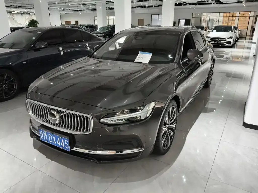 Volvo S90 2024 из CN, фото 1