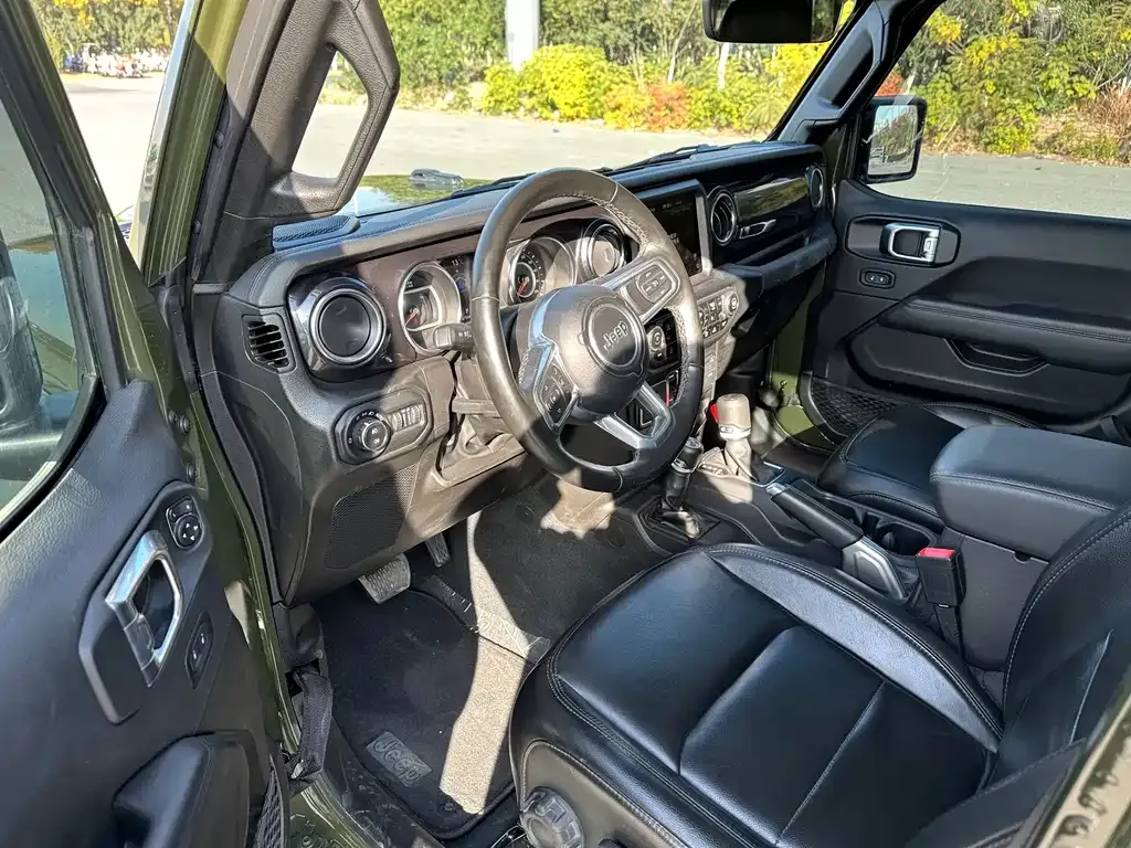 Jeep Wrangler — фото 4