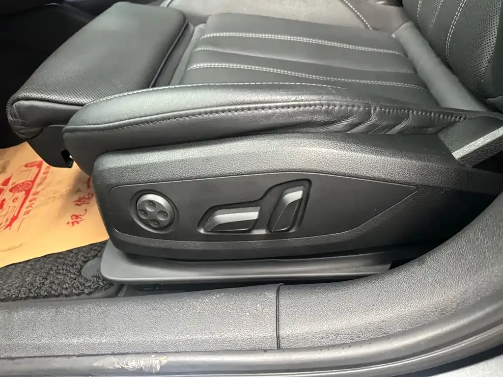 Audi A4L 2021 из CN, фото 10
