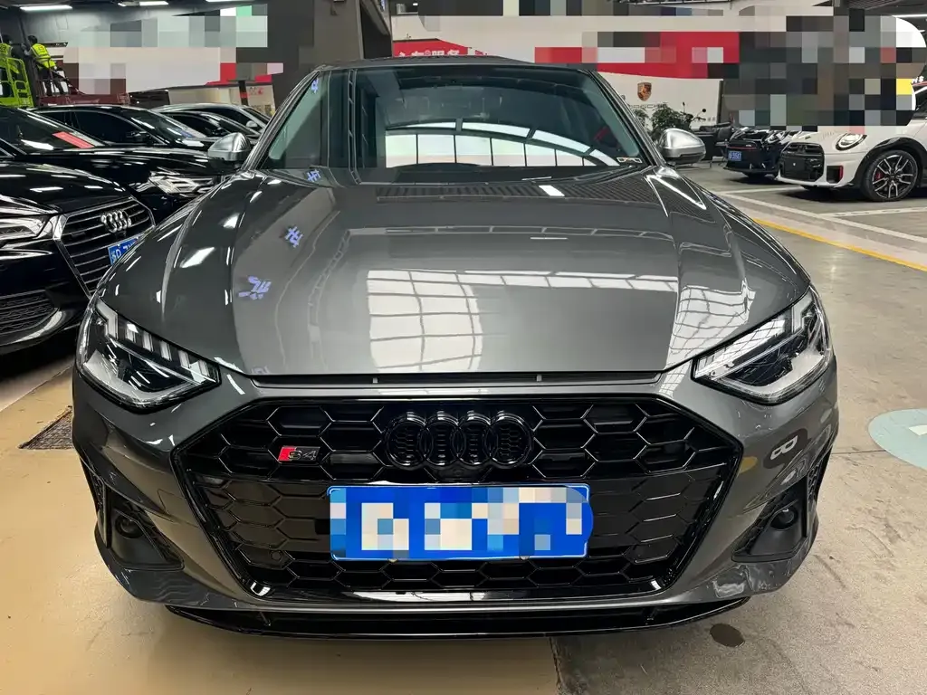 Audi A4L 2021 из CN, фото 2