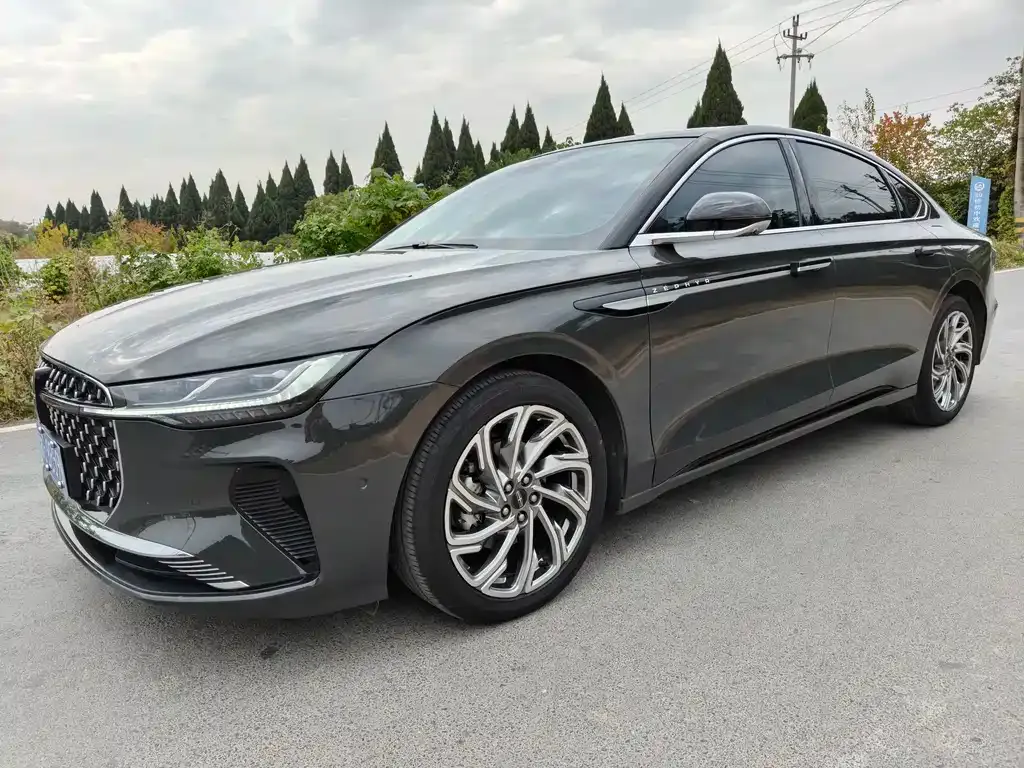 Lincoln Z 2023 из CN, фото 2