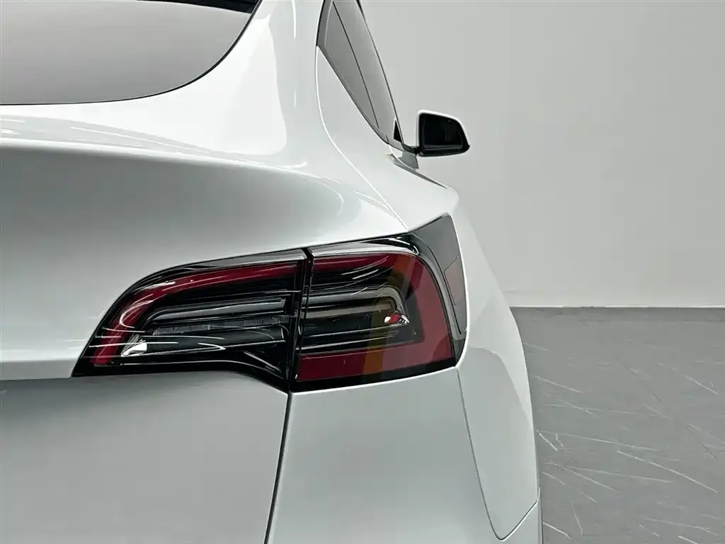 Tesla Model Y 2023 из CN, фото 10