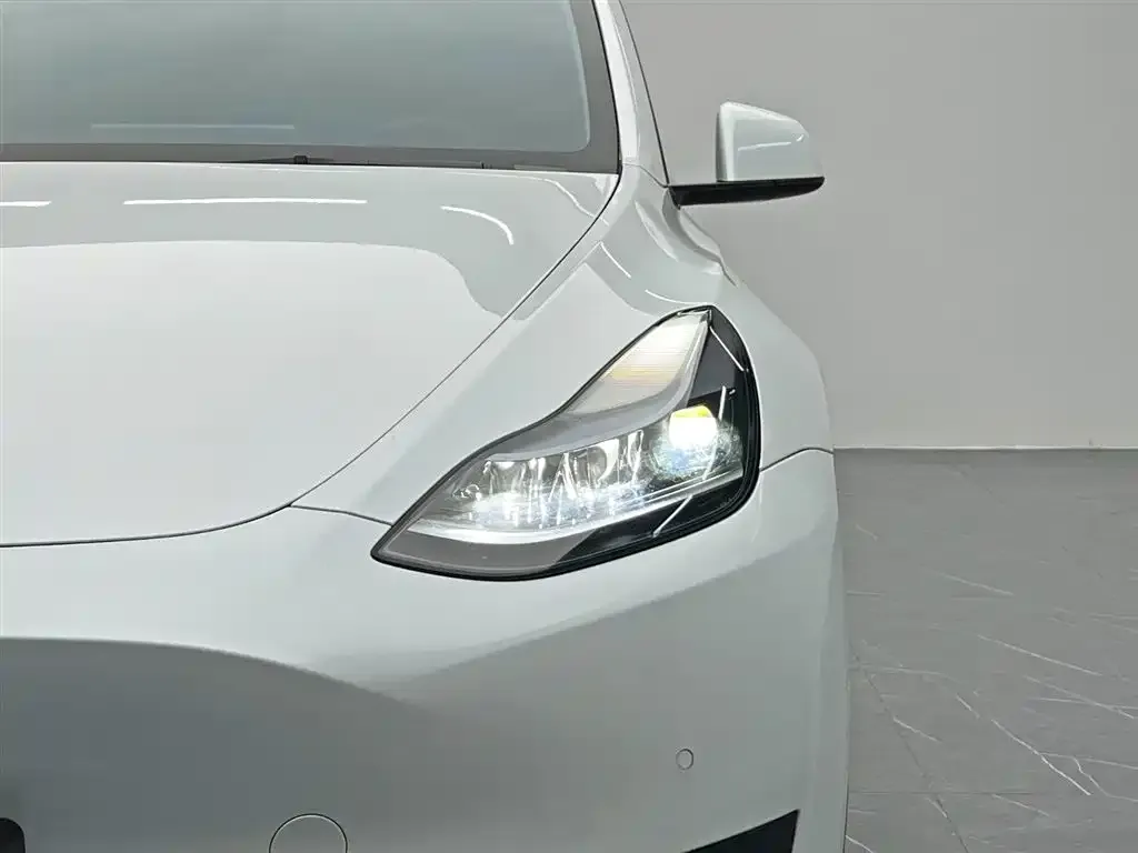 Tesla Model Y 2023 из CN, фото 9