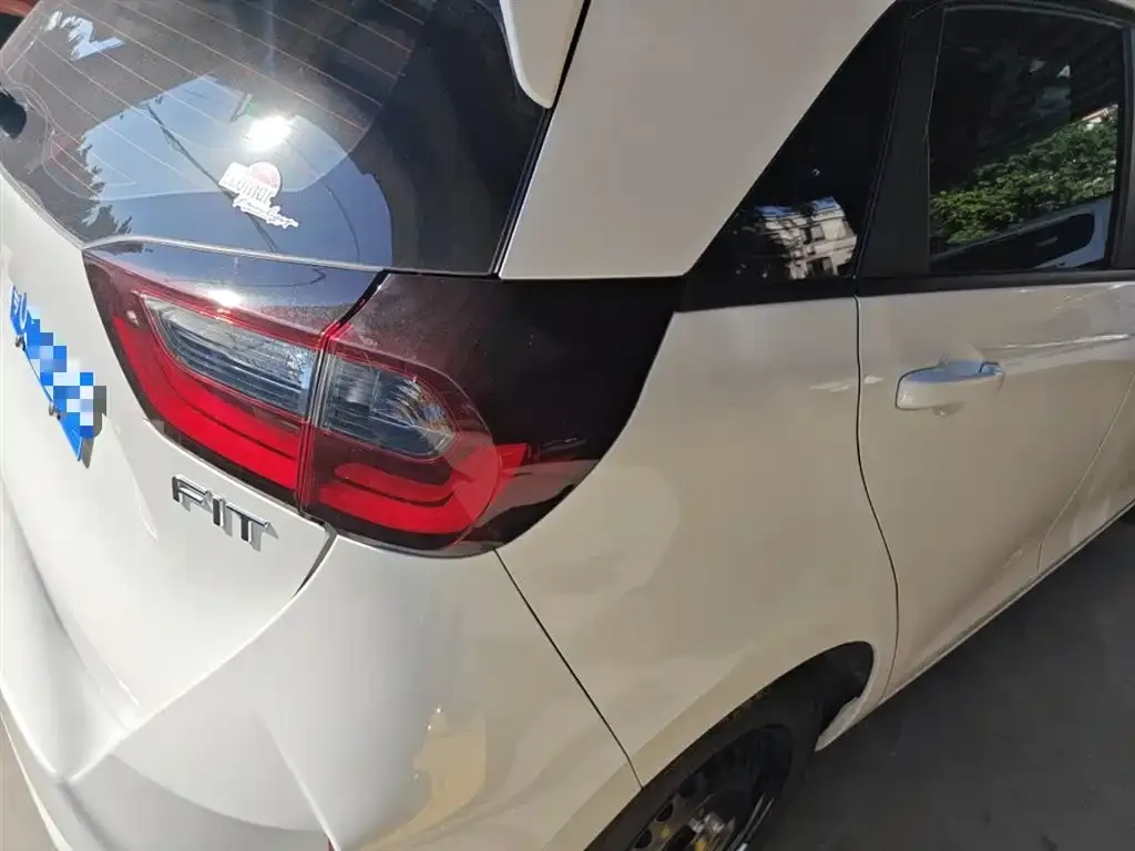 Honda Fit — фото 8