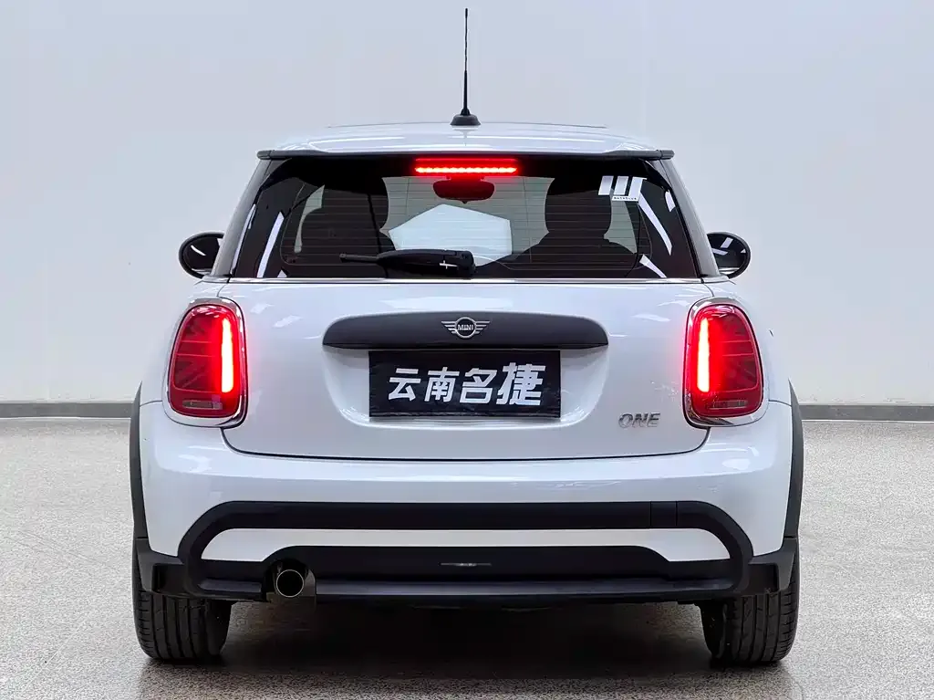 MINI Cooper (3-door) 2024 из CN, фото 6