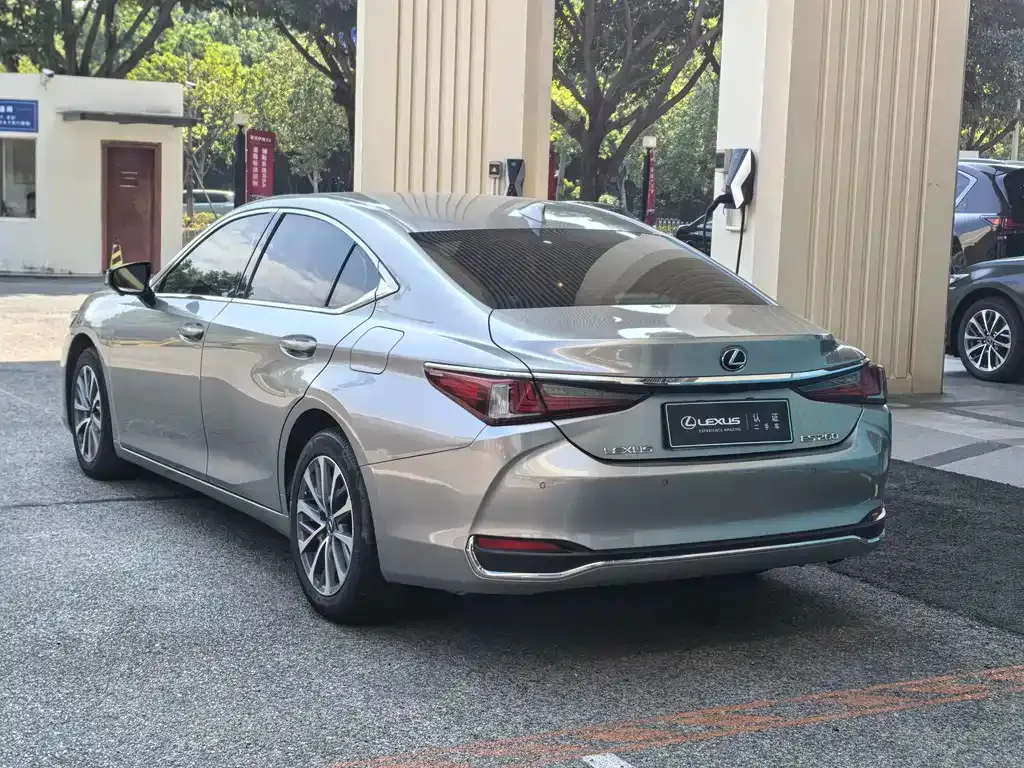 Lexus ES 2022 из CN, фото 4