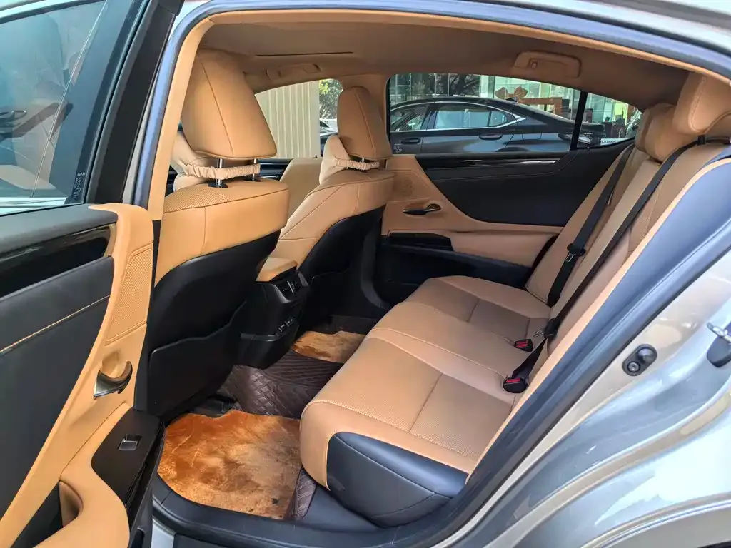 Lexus ES 2022 из CN, фото 8
