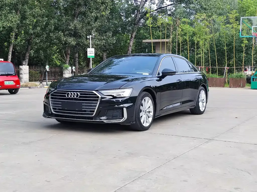 Audi A6L — фото 1