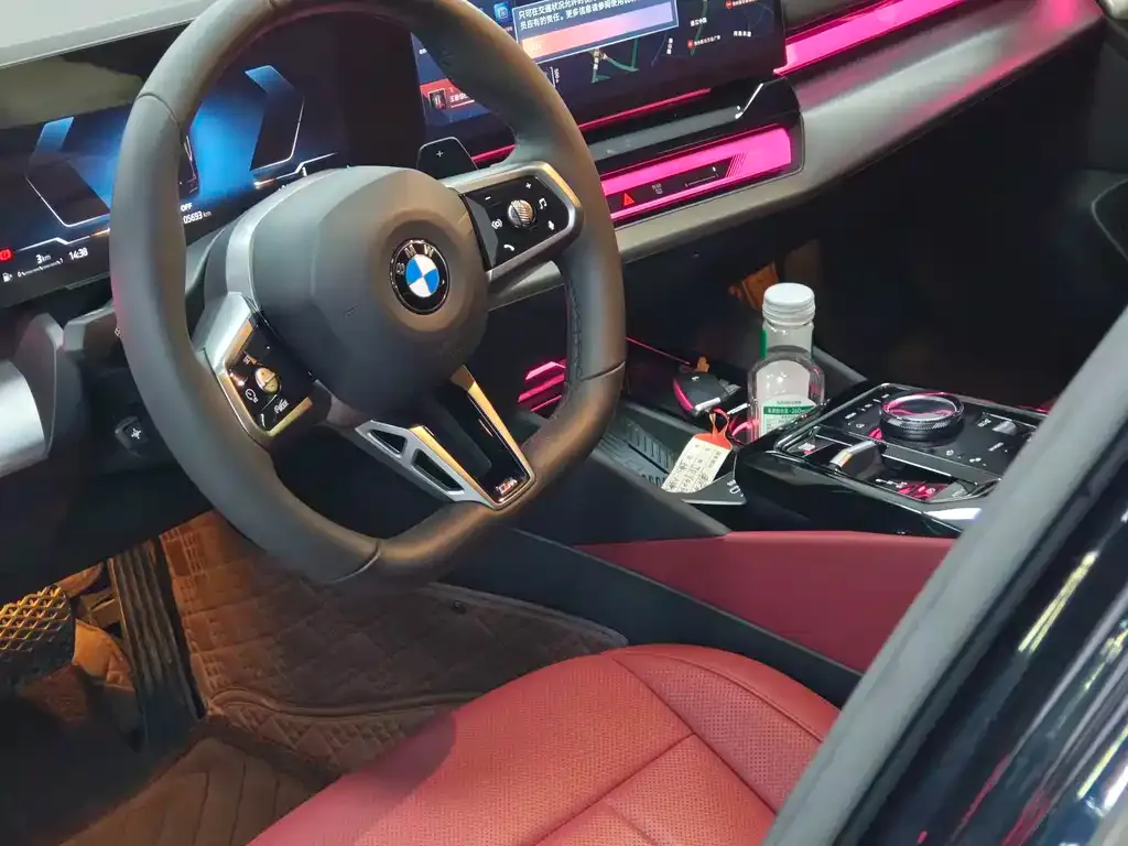 BMW 5 Series 2025 из CN, фото 6