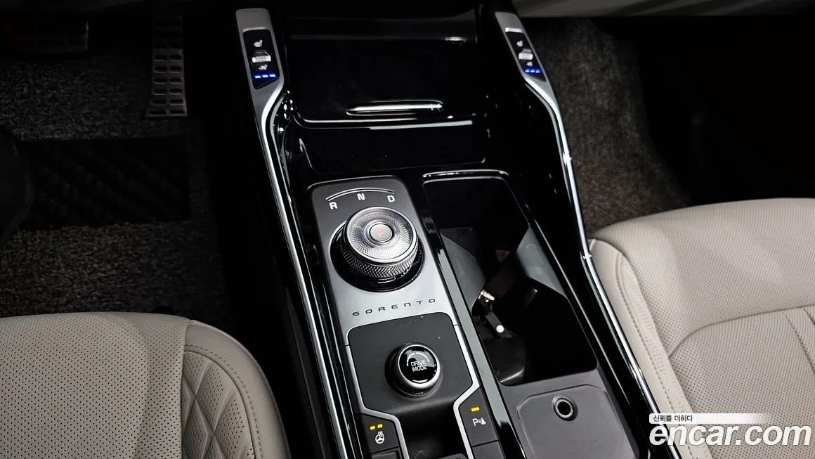 Kia Sorento — фото 9