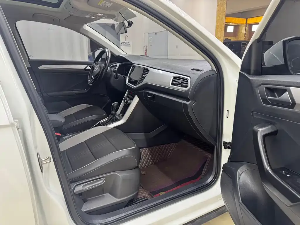 Volkswagen T-Roc 2022 из CN, фото 10