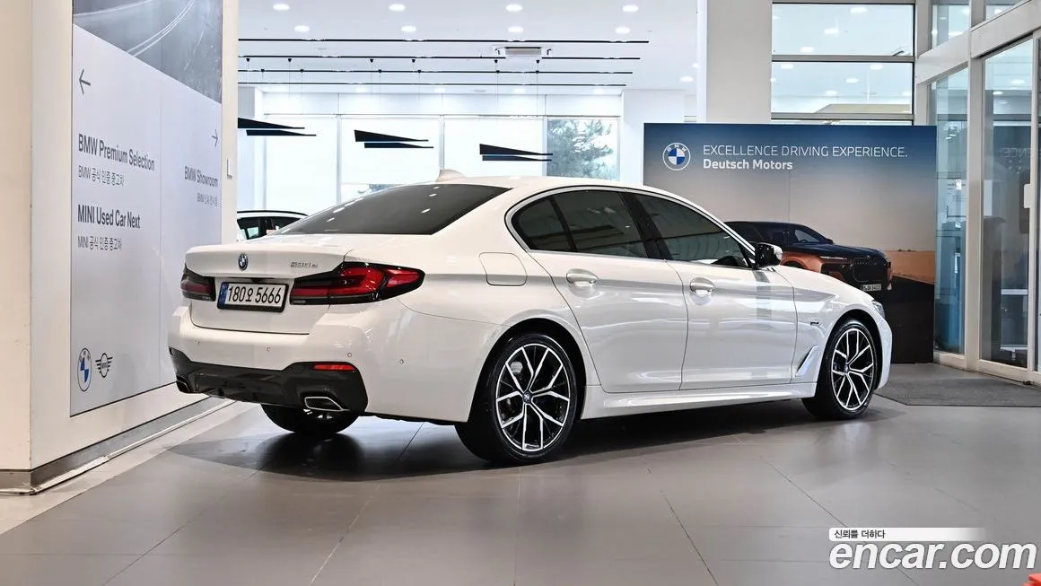 BMW 5-Series 2022 из KR, фото 2