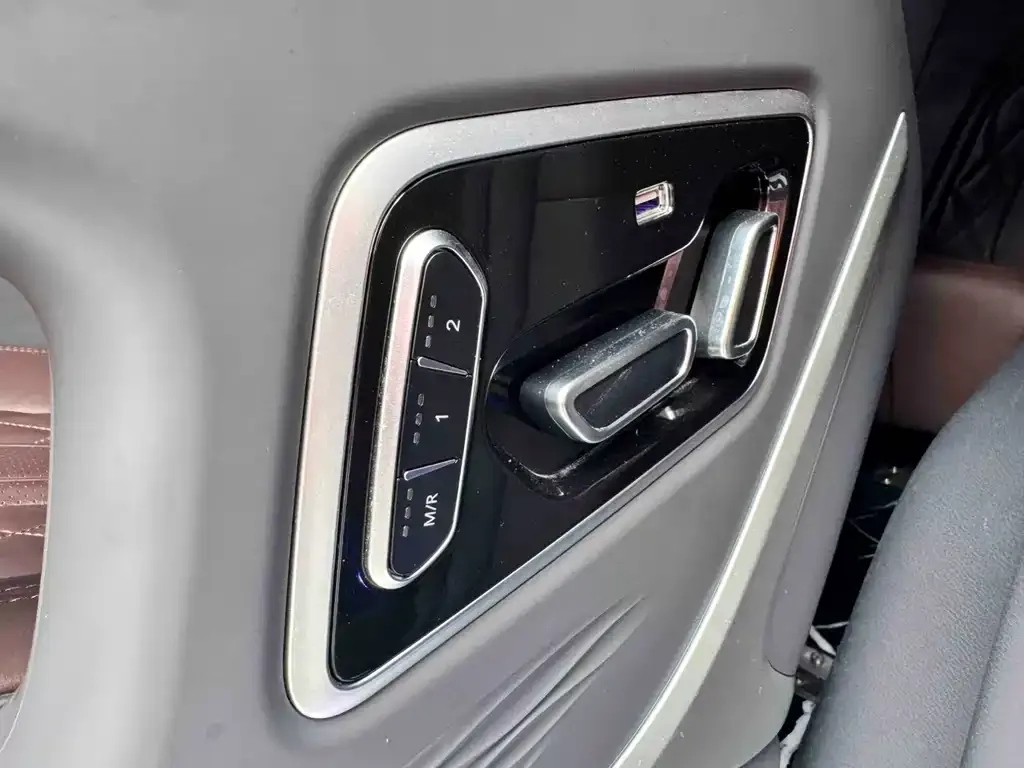 Toyota Sienna 2023 из CN, фото 6