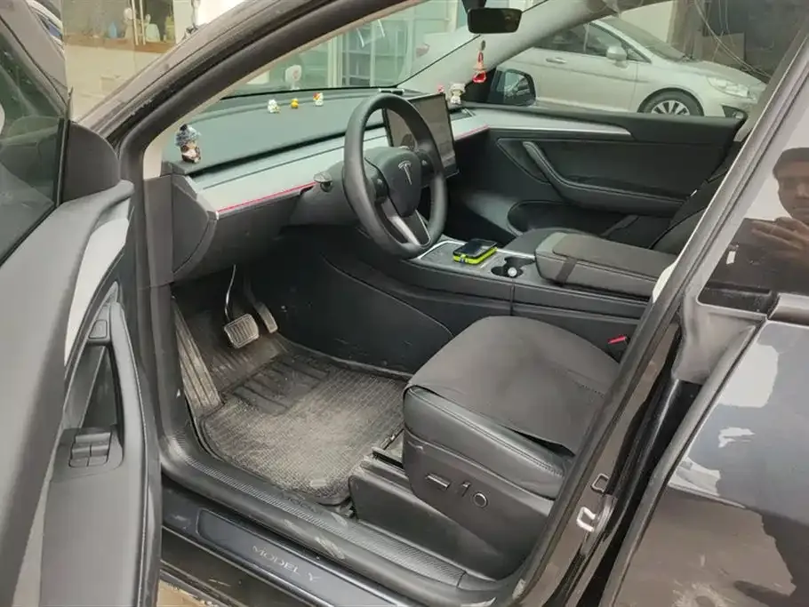 Tesla Model Y 2024 из CN, фото 9