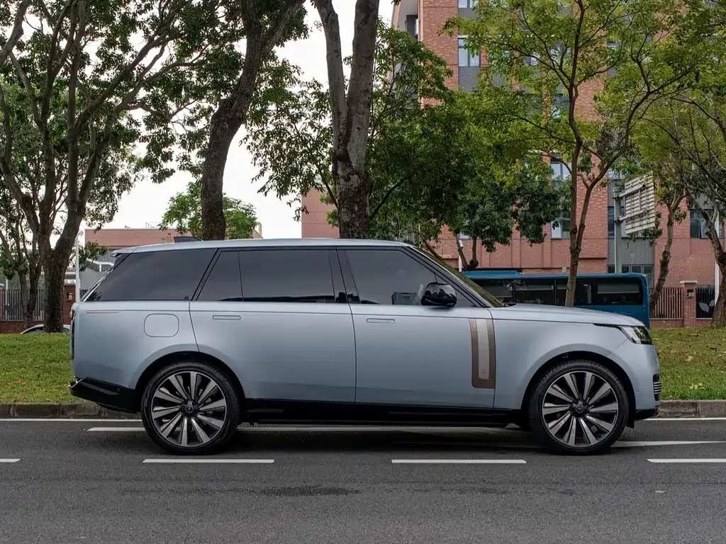 Land Rover Range Rover 2025 из CN, фото 9