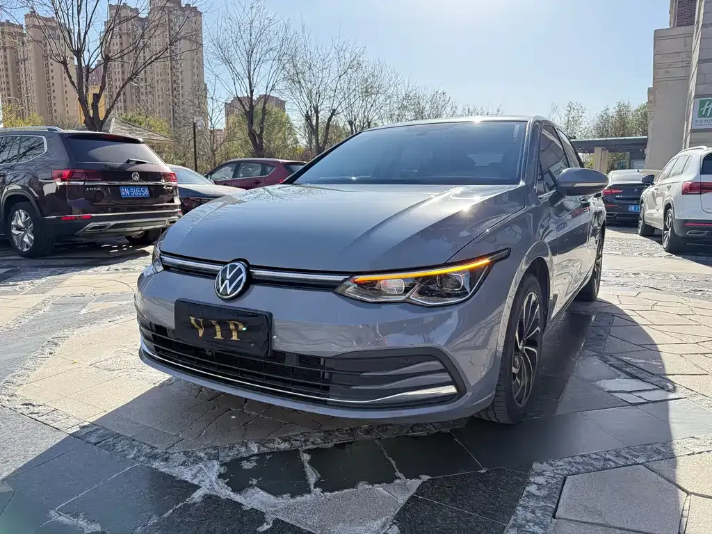 Volkswagen Golf 2023 из CN, фото 1