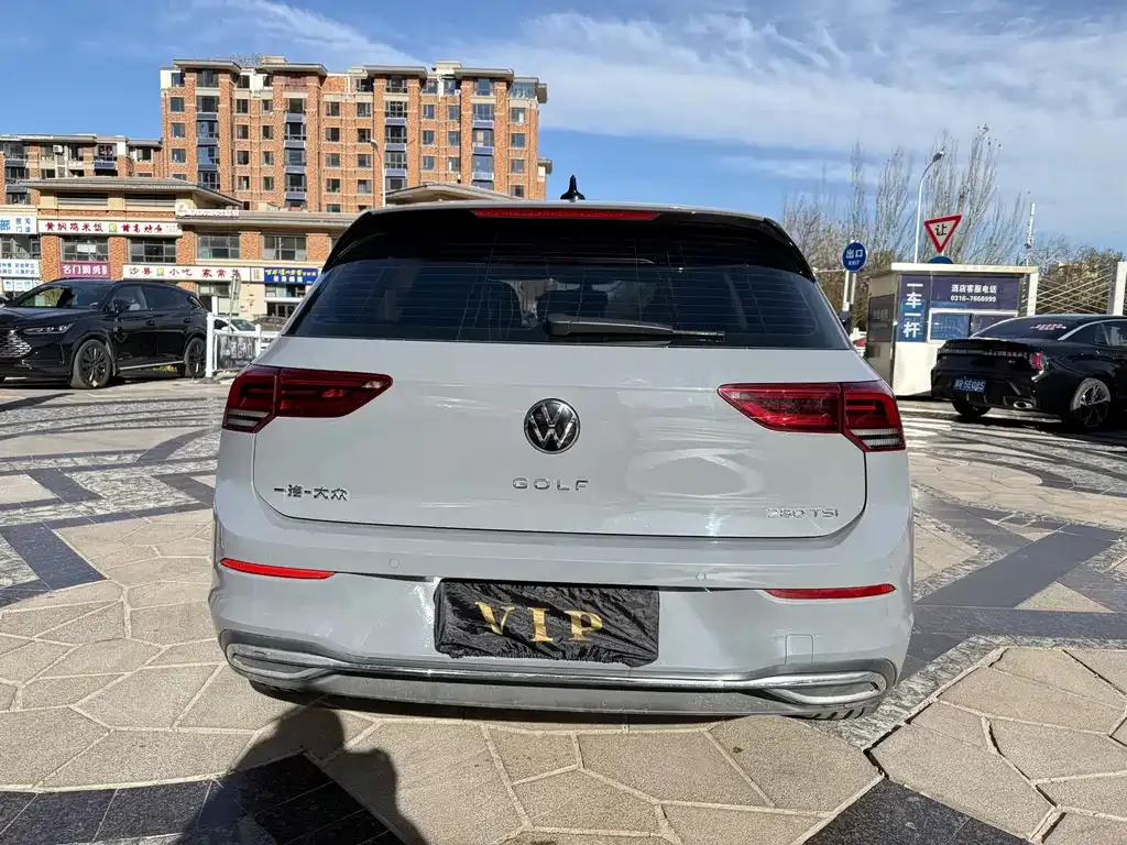 Volkswagen Golf 2023 из CN, фото 4