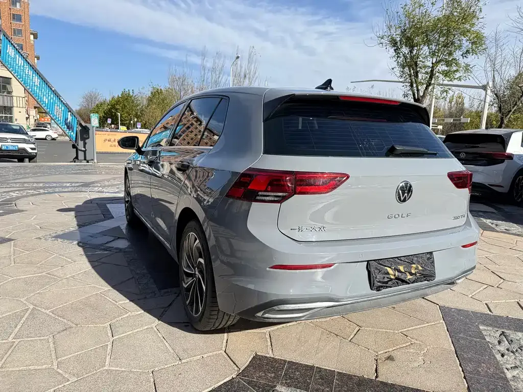 Volkswagen Golf 2023 из CN, фото 7