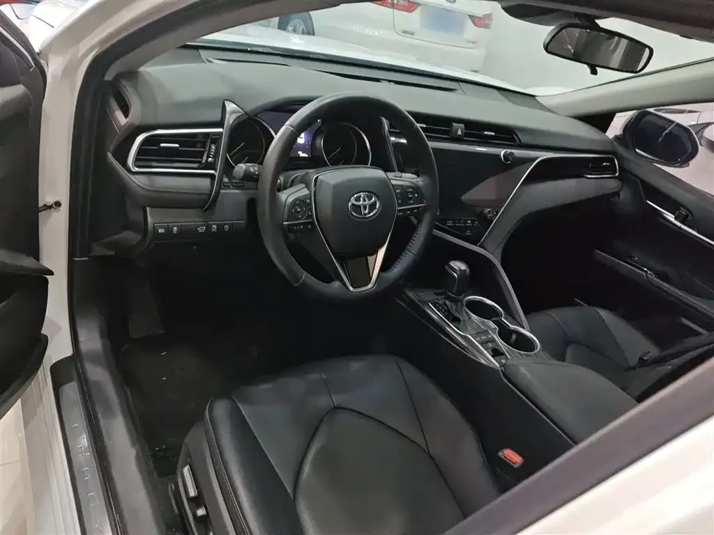 Toyota Camry 2021 из CN, фото 10