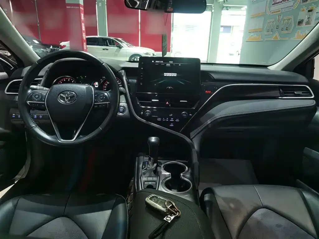 Toyota Camry 2023 из CN, фото 10