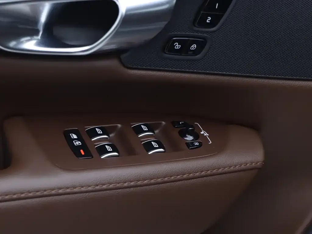 Volvo S90 2024 из CN, фото 5